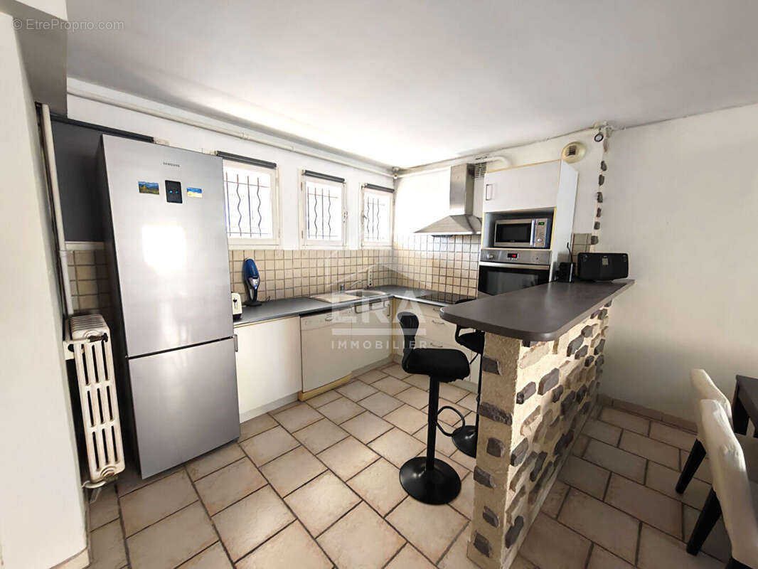 Appartement à MARSEILLE-5E