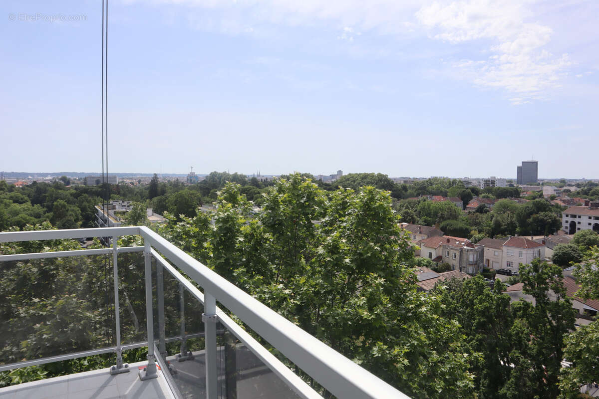 Exclusif - cauderan - parc bordelais - t5 avec grand balcon - cave et parking - photo 2