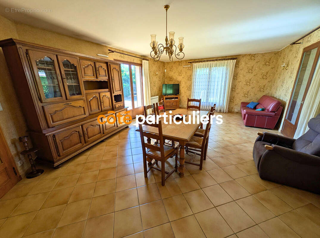 Maison à LACOURT-SAINT-PIERRE