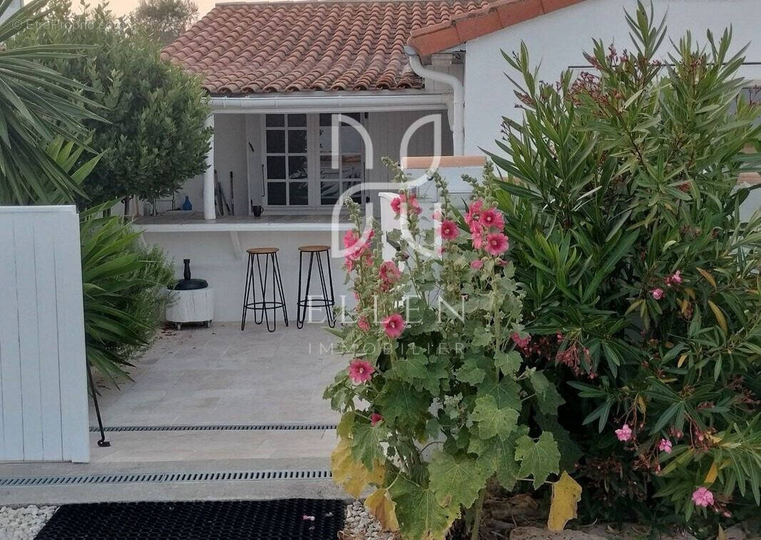 Maison à LES PORTES-EN-RE