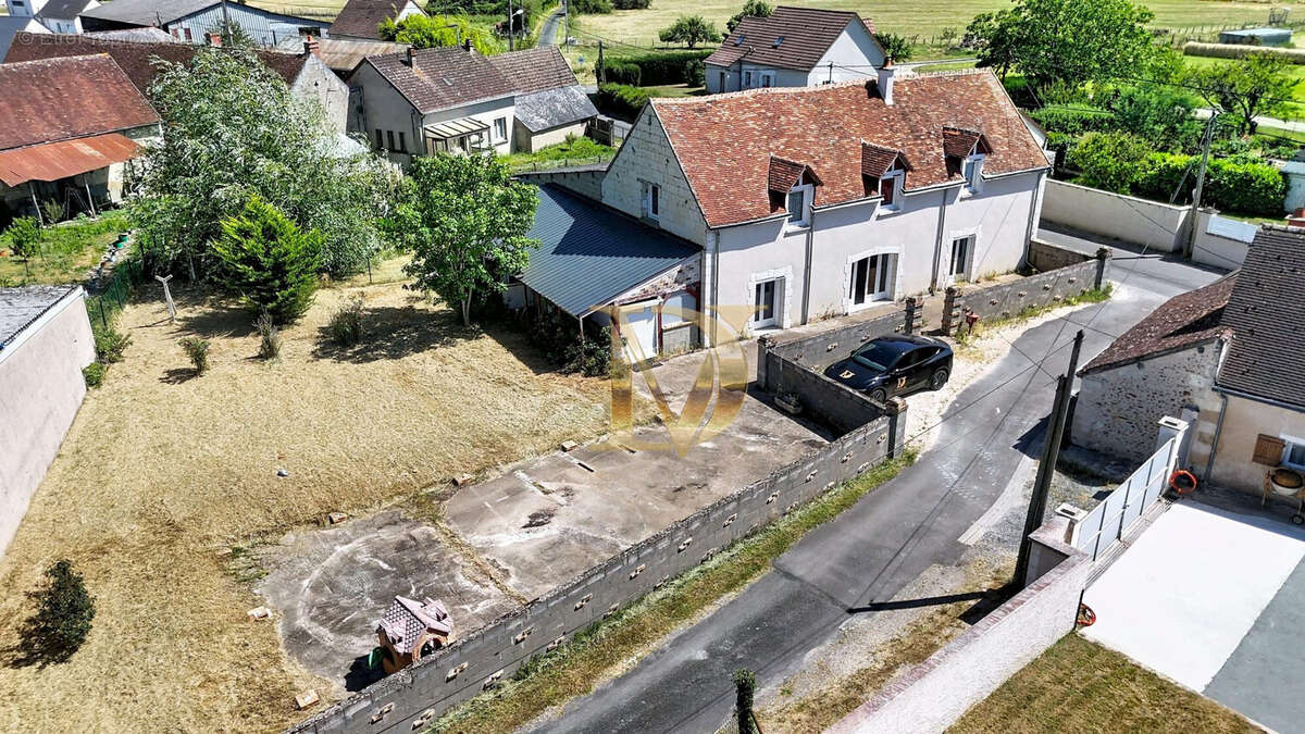 Maison 181 m² à Saint-Julien-De-Chedon  - photo 3