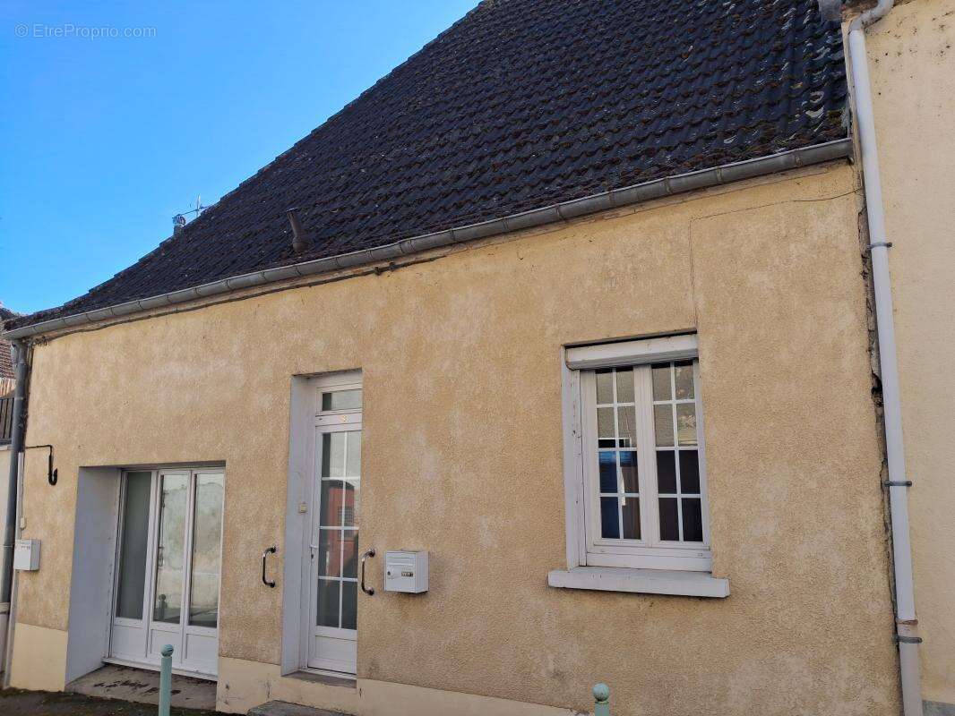 Maison à COSNE-COURS-SUR-LOIRE