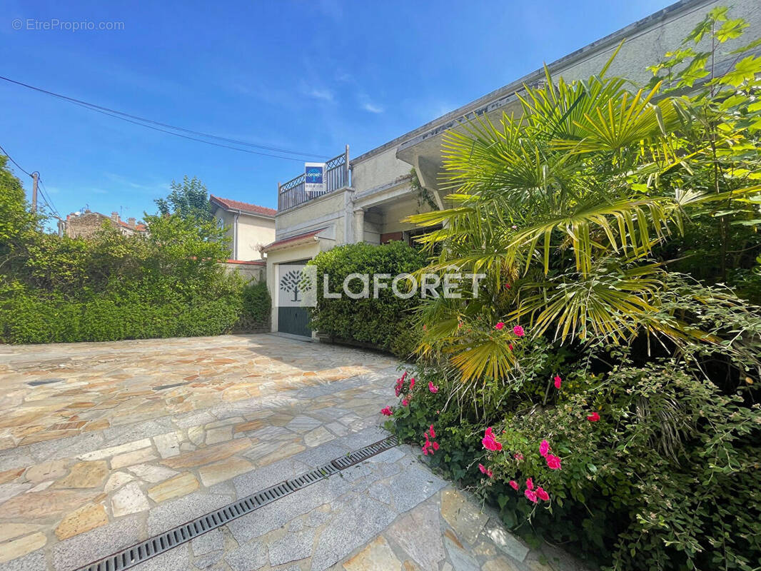 Maison à LE PERREUX-SUR-MARNE