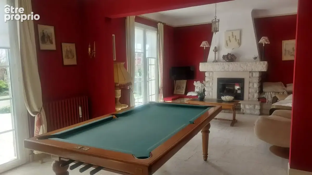 Maison 10 pièces 190 m² à vendre à Nueil-Les-Aubiers (79250) - photo 3