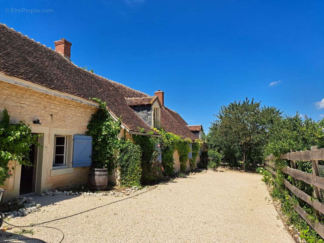 Charmante ferme rénovée avec 2 maisons d'amis - photo 2