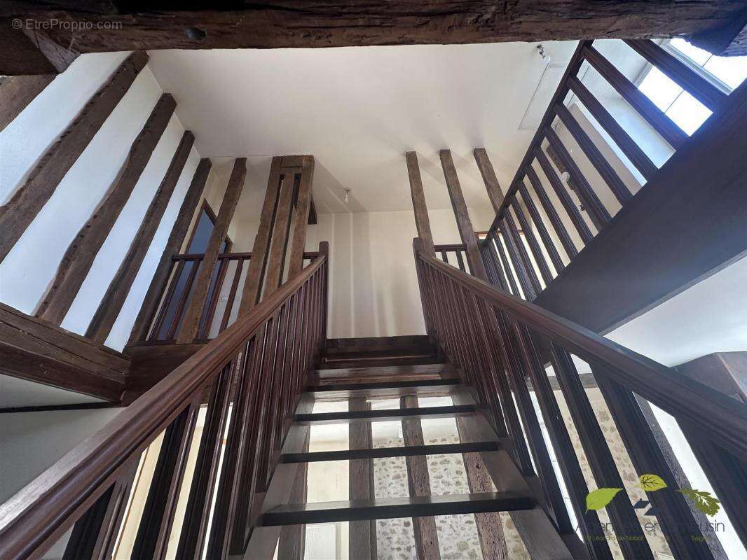 Maison à SAINT-LEONARD-DE-NOBLAT