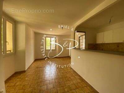 Appartement à LORGUES