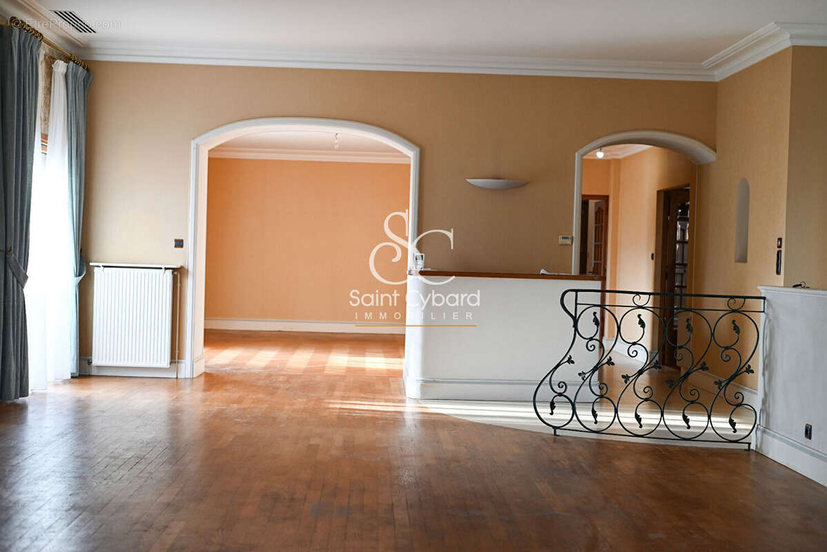 Maison à L'ISLE-D'ESPAGNAC