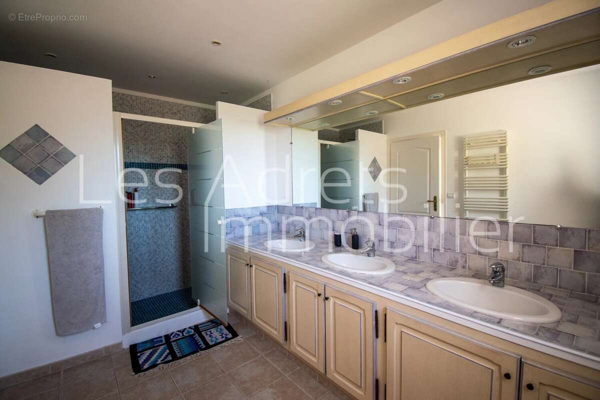 Maison à LES ADRETS-DE-L&#039;ESTEREL