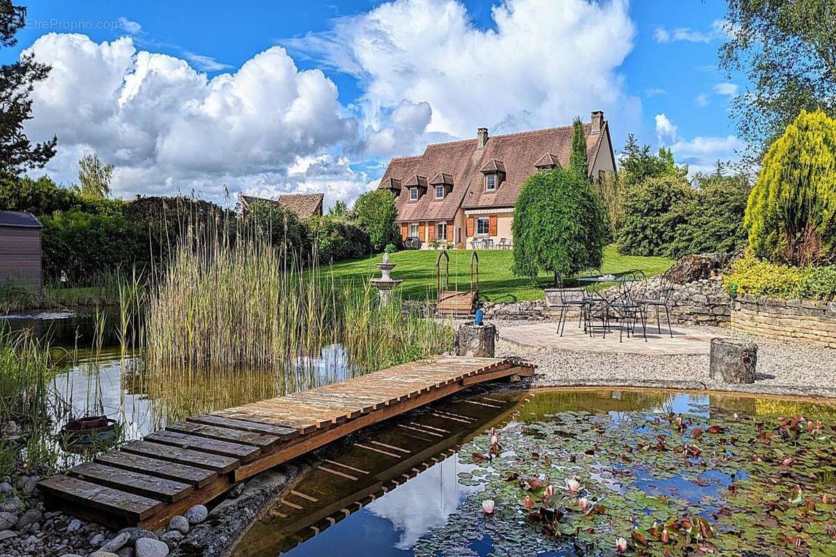 Maison à FLEUREY-SUR-OUCHE