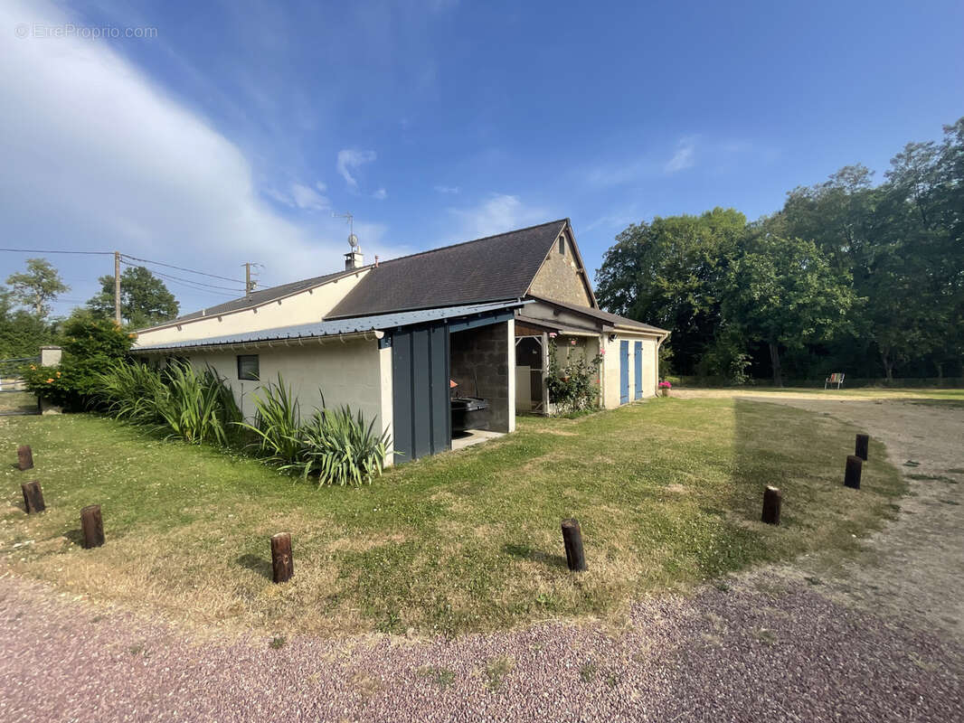 Maison à LE MELE-SUR-SARTHE