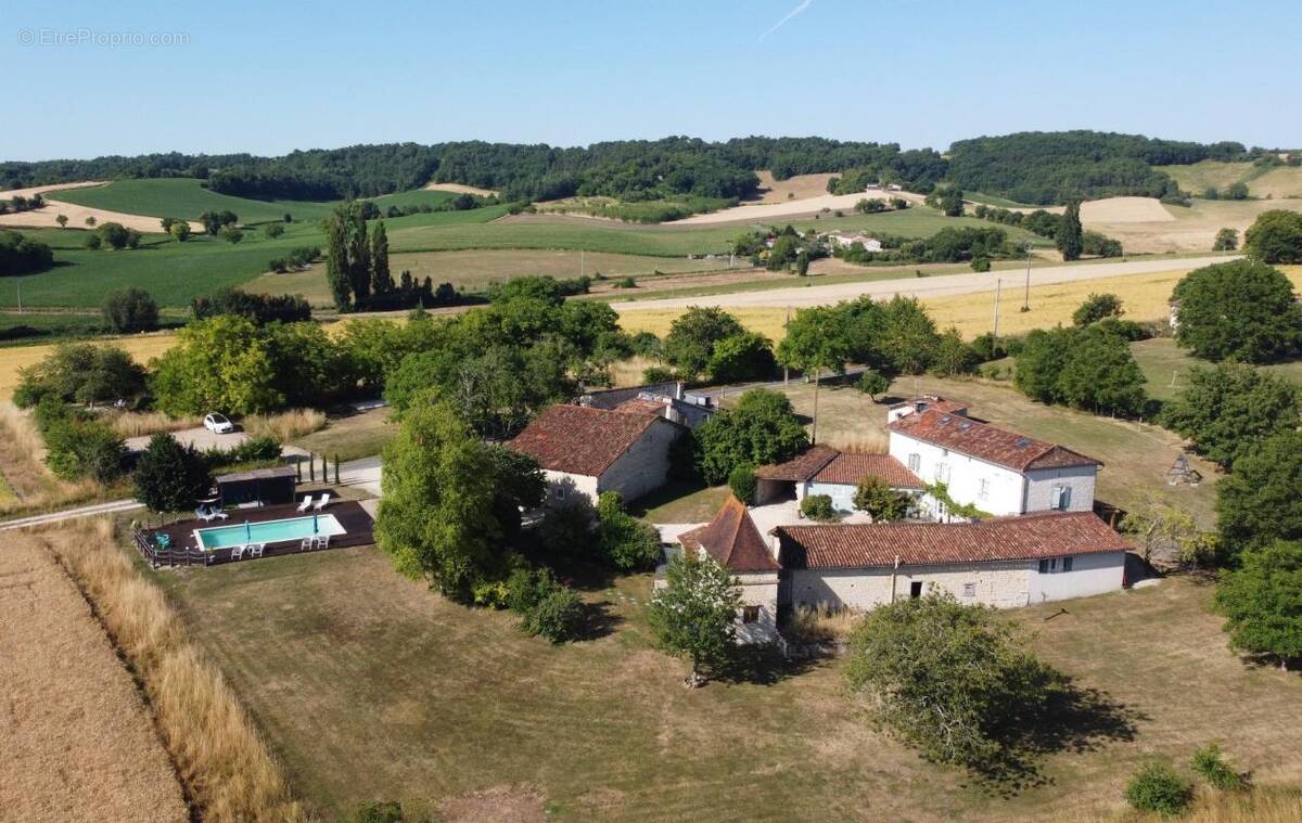 Maison à PALLUAUD