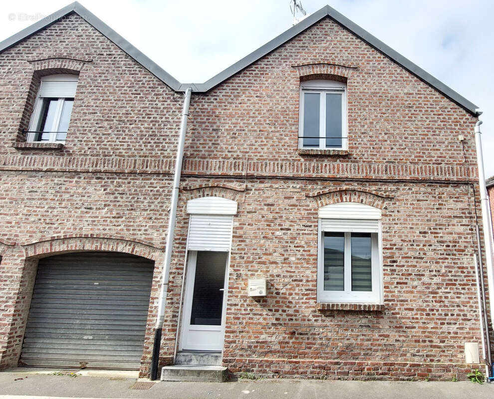 Maison à NEUVILLE-SAINT-REMY