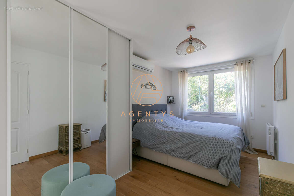 Appartement à SAINT-MAUR-DES-FOSSES