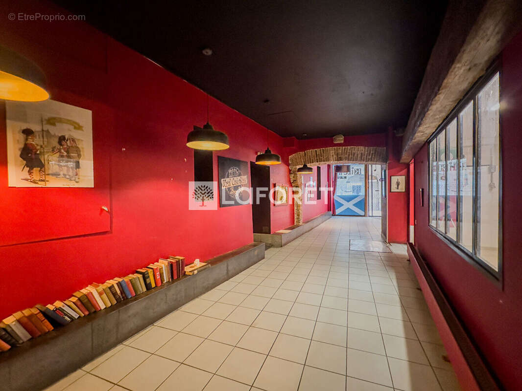 Local commercial Grenoble 2 pièce(s) 133.91 m2 - photo 4