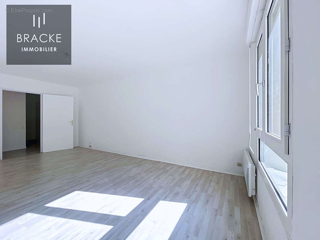 Appartement à COURBEVOIE