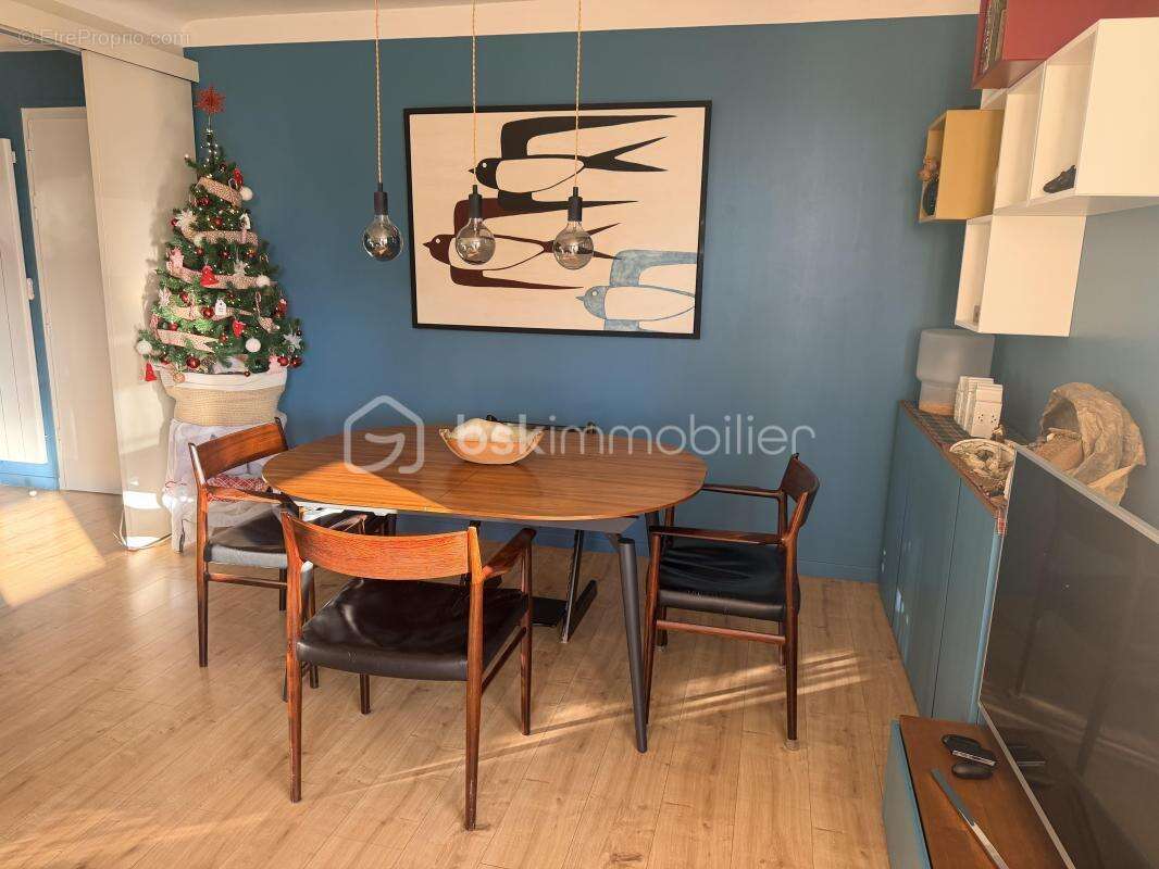 Appartement à SIX-FOURS-LES-PLAGES