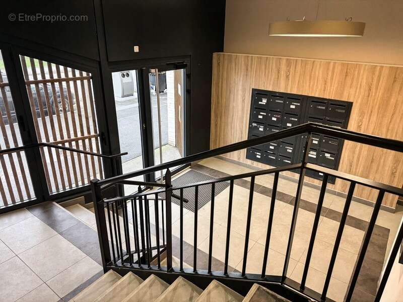 Appartement à BEAUZELLE