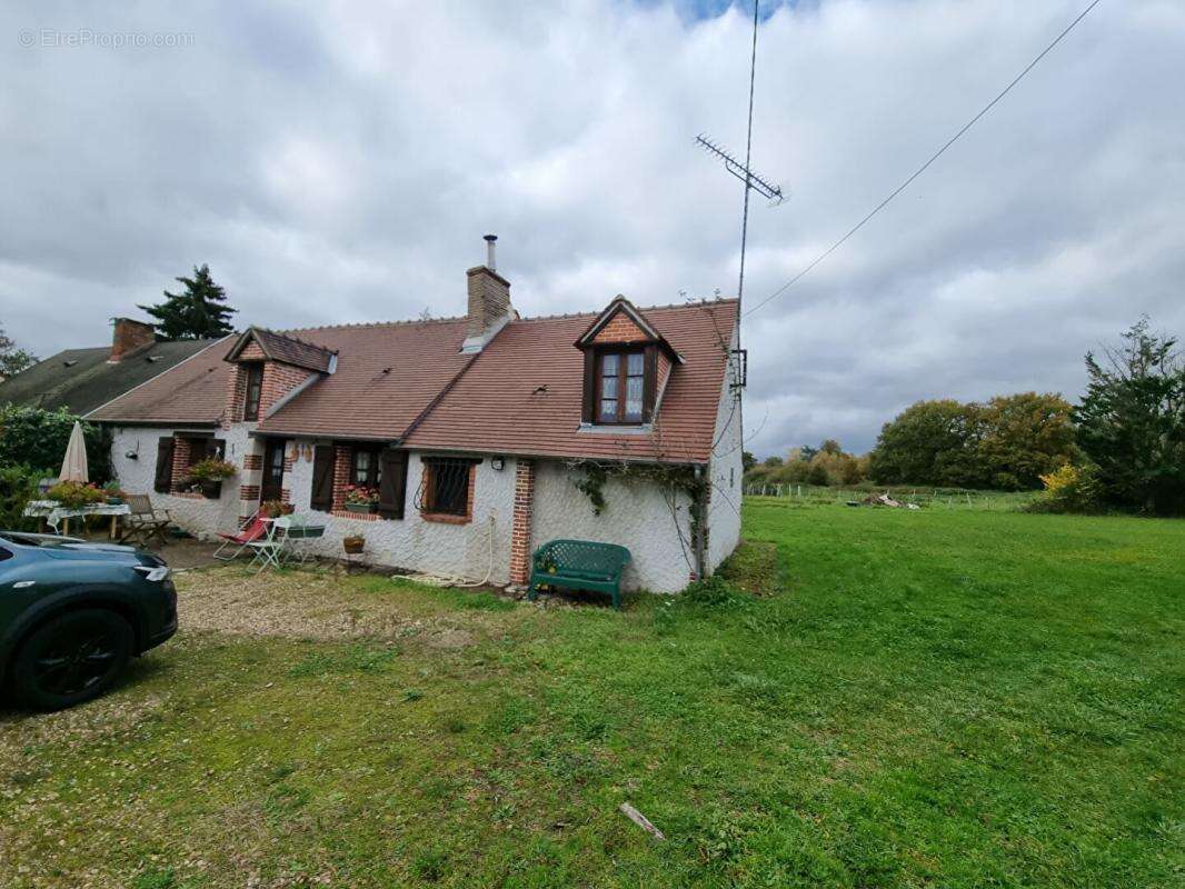 Maison à LES BORDES