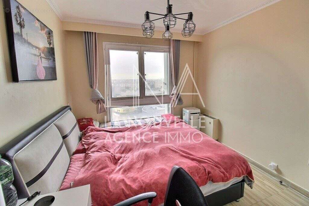 Appartement à PARIS-20E