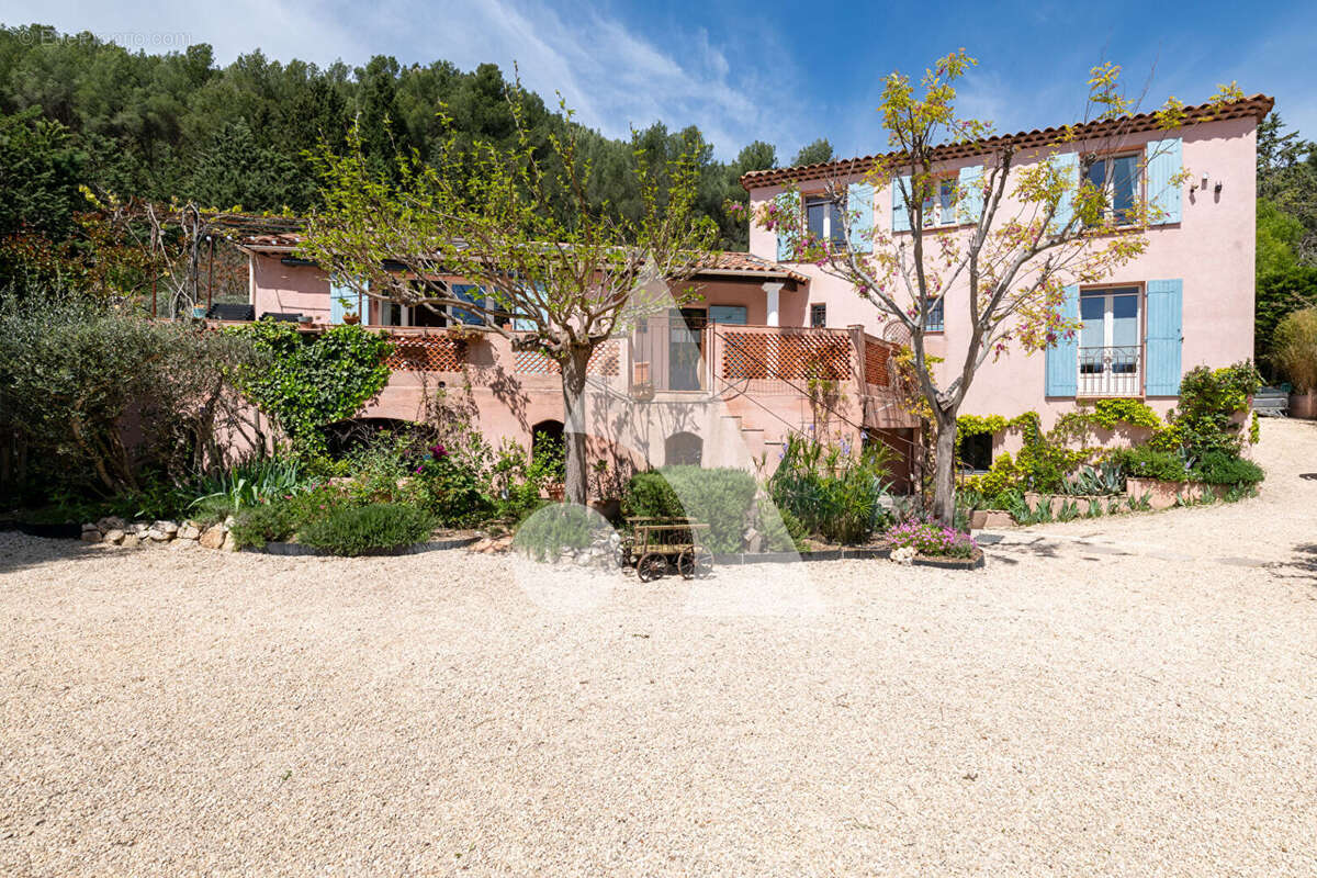 Maison à CUGES-LES-PINS