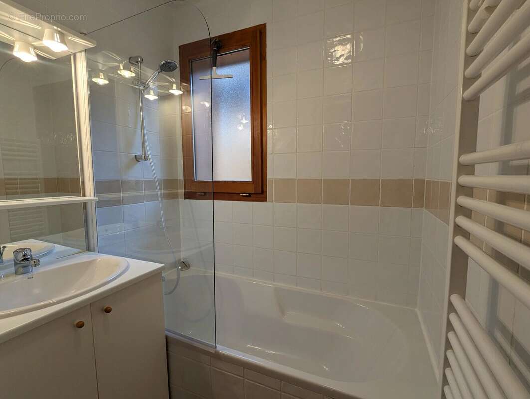 Appartement à MORILLON