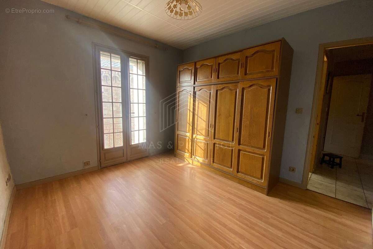 Maison à COUSTOUGES