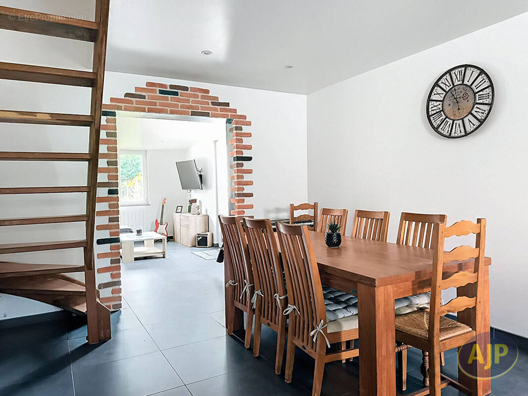 Maison à ROCHESERVIERE