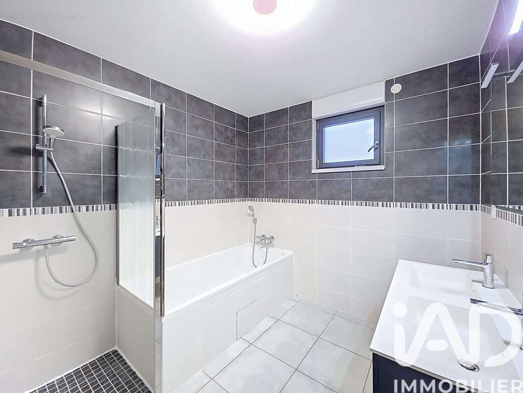 Photo 4 - Appartement à LA ROCHE-SUR-FORON