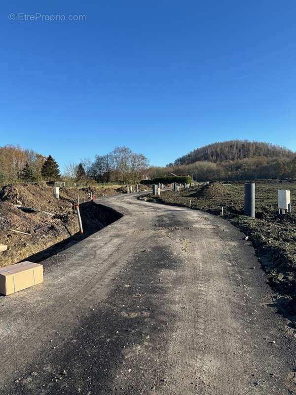 Terrain à CARVIN