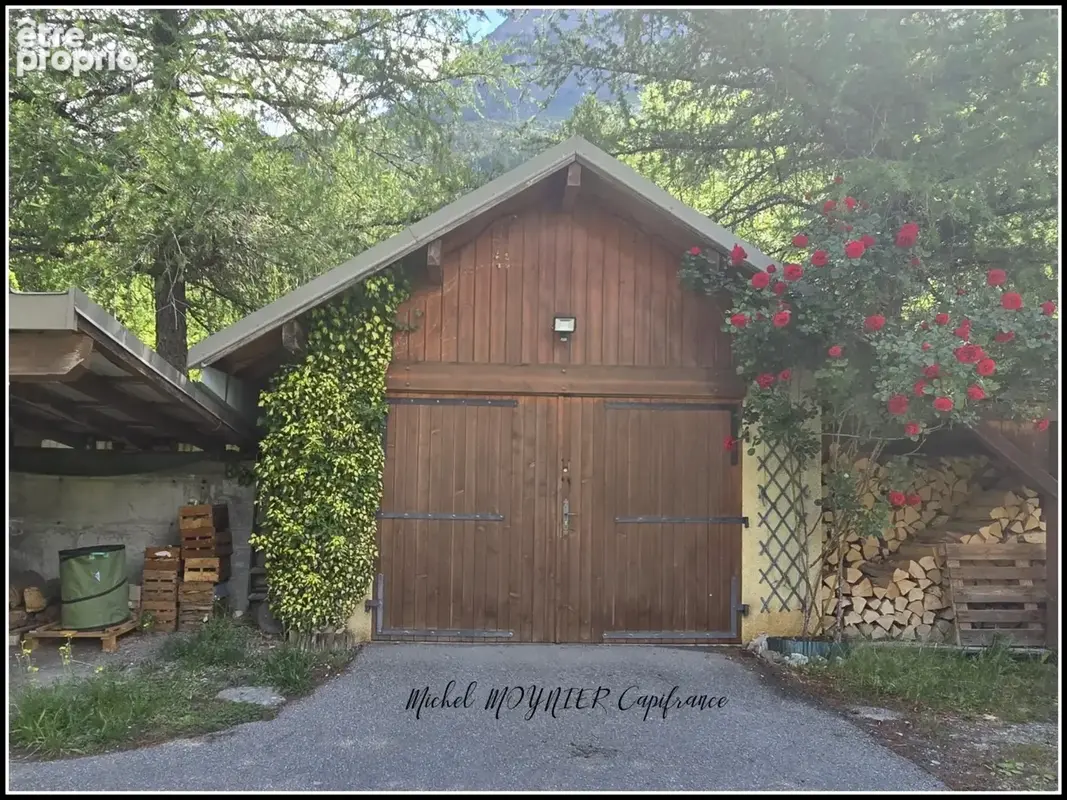 À L’Argentière-la-Bessée, maison de caractère sur plus de 2 500 m² de terrain, volumes, annexes et vraie présence - photo 12