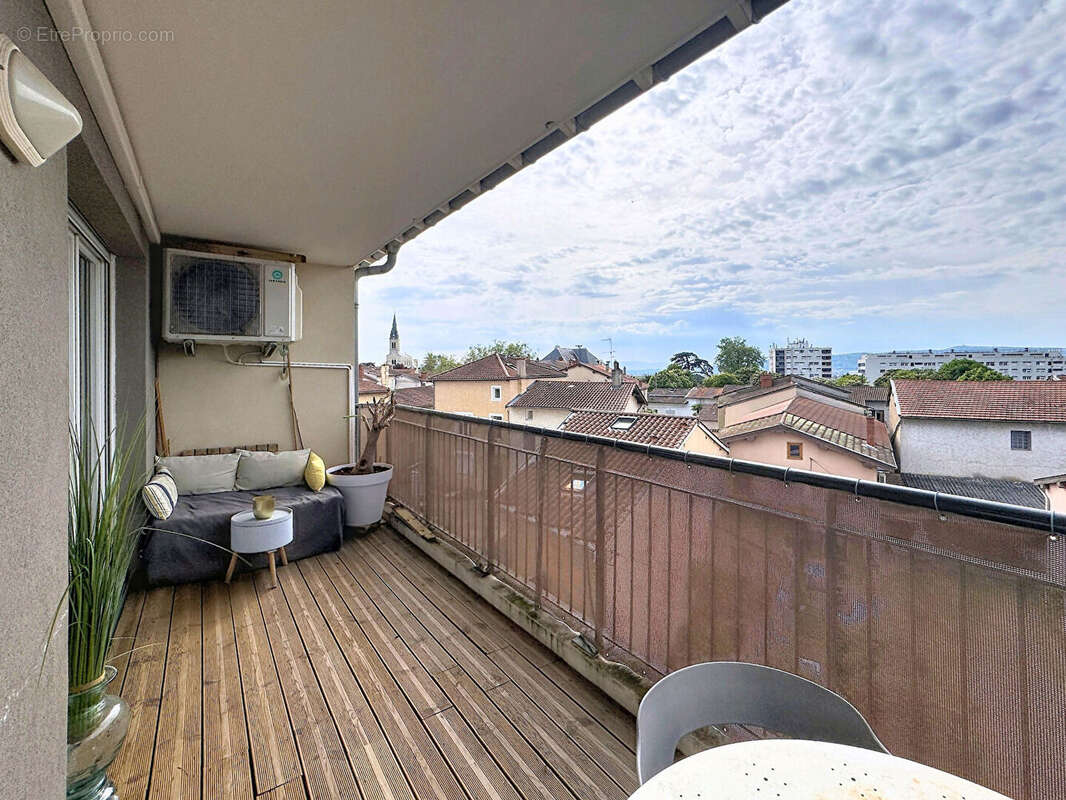 Rillieux village - duplex - t5 - 90m2 - dernier etage - terrasse - clim - photo 4