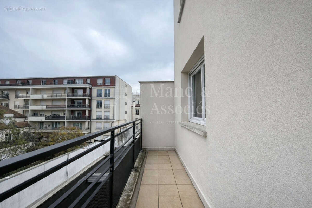 Appartement à COURBEVOIE