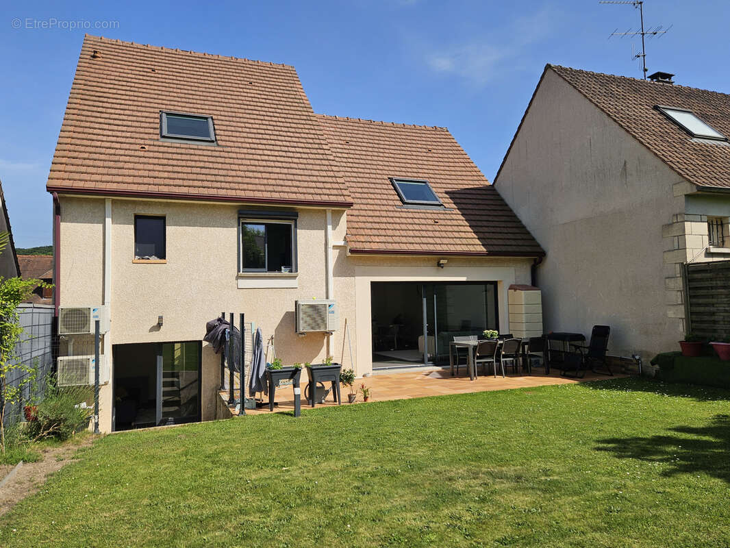 Maison à SAINT-REMY-LES-CHEVREUSE