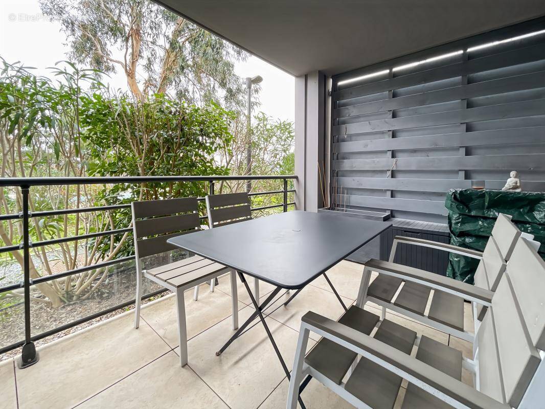 Appartement à ROQUEBRUNE-SUR-ARGENS