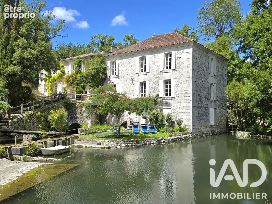 Photo 1 - Maison à GENSAC-LA-PALLUE