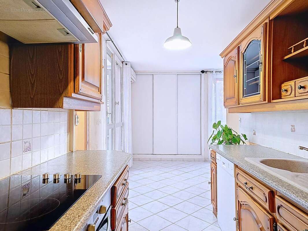 Photo 4 - Appartement à DECINES-CHARPIEU