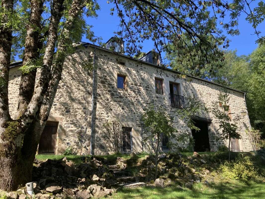 Charmante fermette avec vue imprenable à vendre près de Villapourçon - photo 22