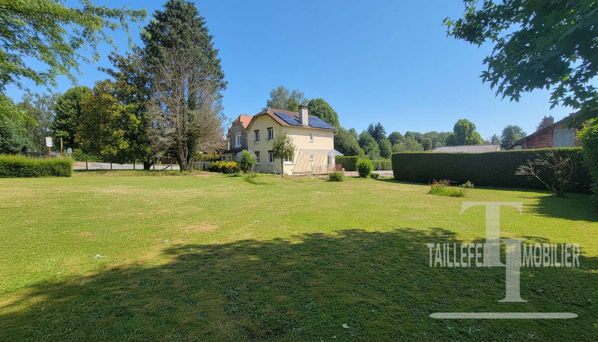 Maison 98 m² à Dournazac  - photo 2