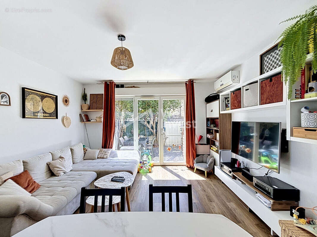Appartement à MAUGUIO