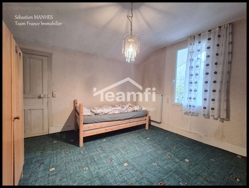 Maison à LA MONNERIE-LE-MONTEL