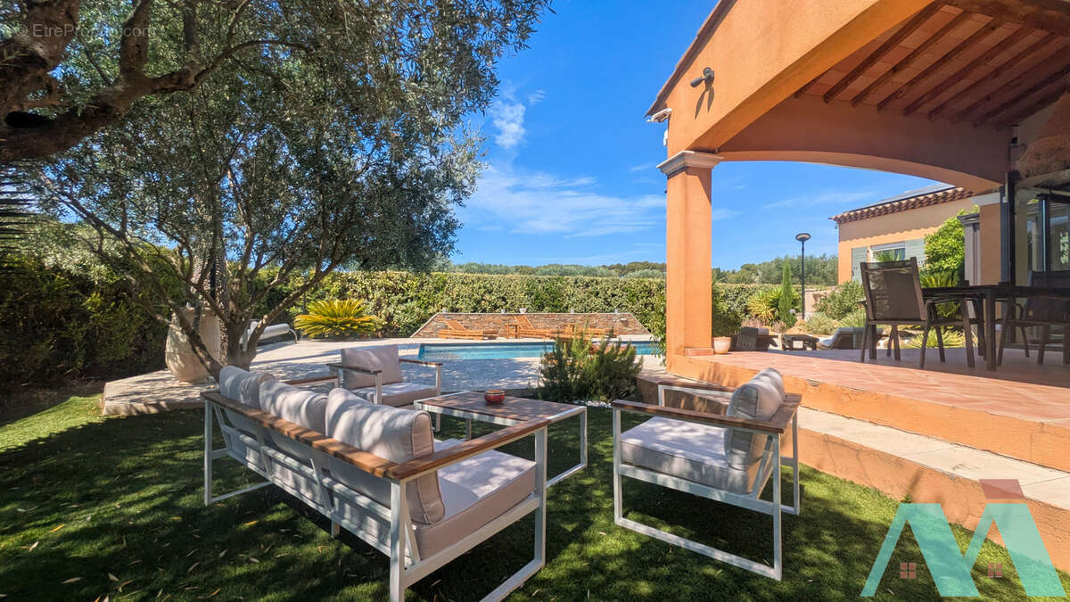 Maison à LE CASTELLET