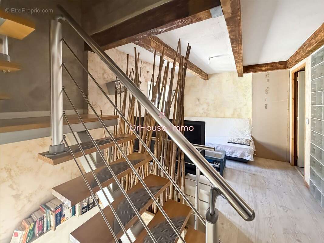 Maison 87 m² à Vins-Sur-Caramy  - photo 8