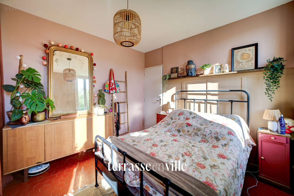 La ciotat - centre-ville - appartement de caractere  - vue 3 secs et crêtes- calme - parking - 425 000 € - photo 11