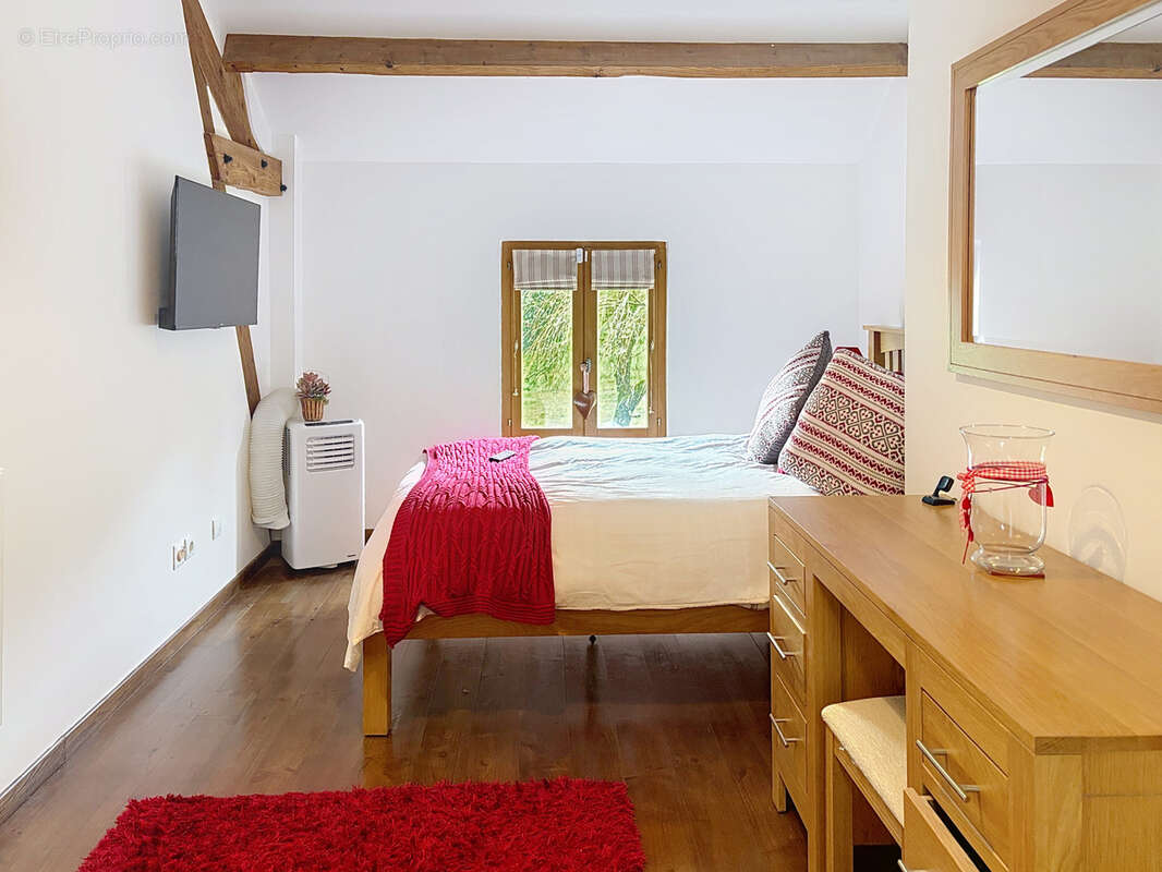 Maison à PERRIERS-EN-BEAUFICEL