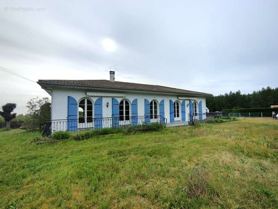 Maison à SAINT-MORILLON