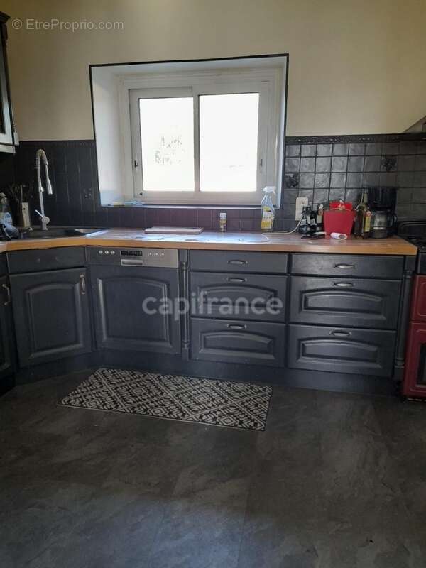 Maison à NEUVILLE-SUR-SARTHE