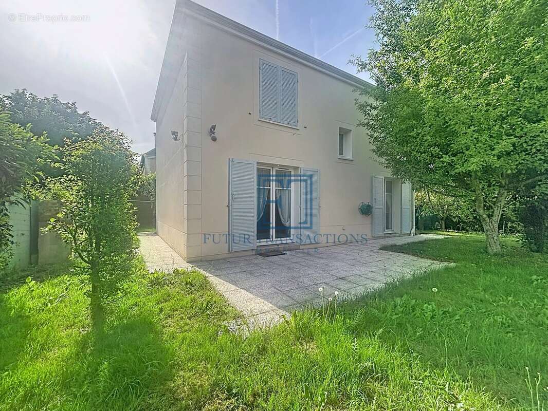 Maison à PLAISIR