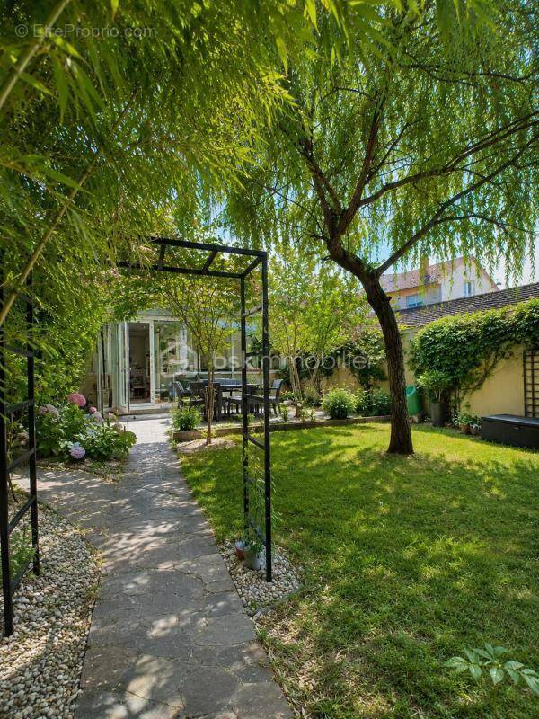 Maison à COLOMBES