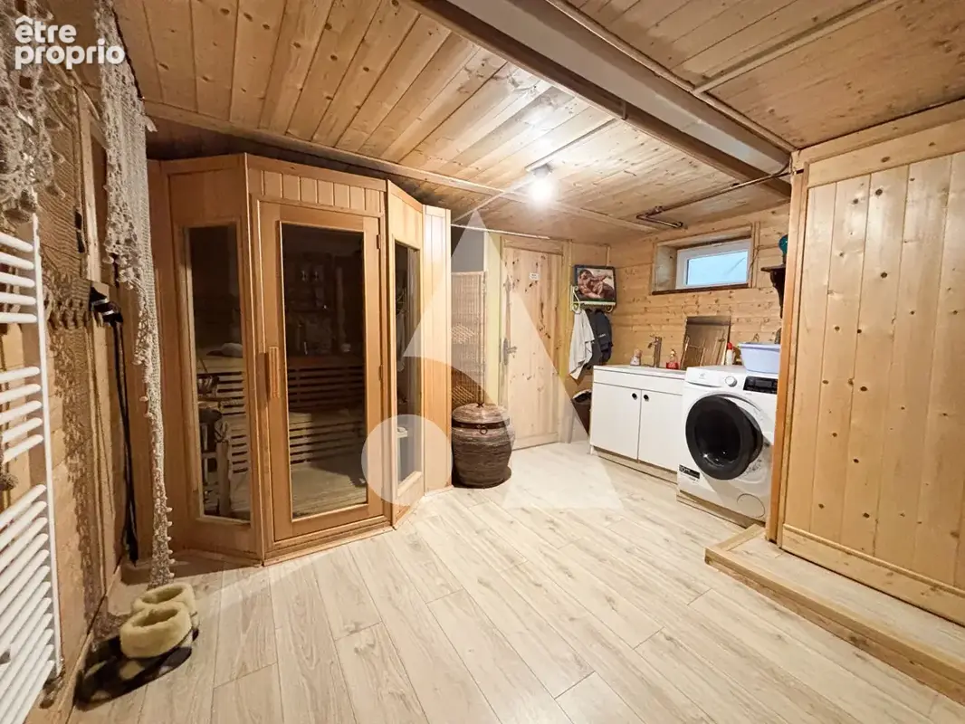 Maison de caractère avec jardin, grand garage, sauna et plus de 70 m² de combles ? haut valromey - photo 8